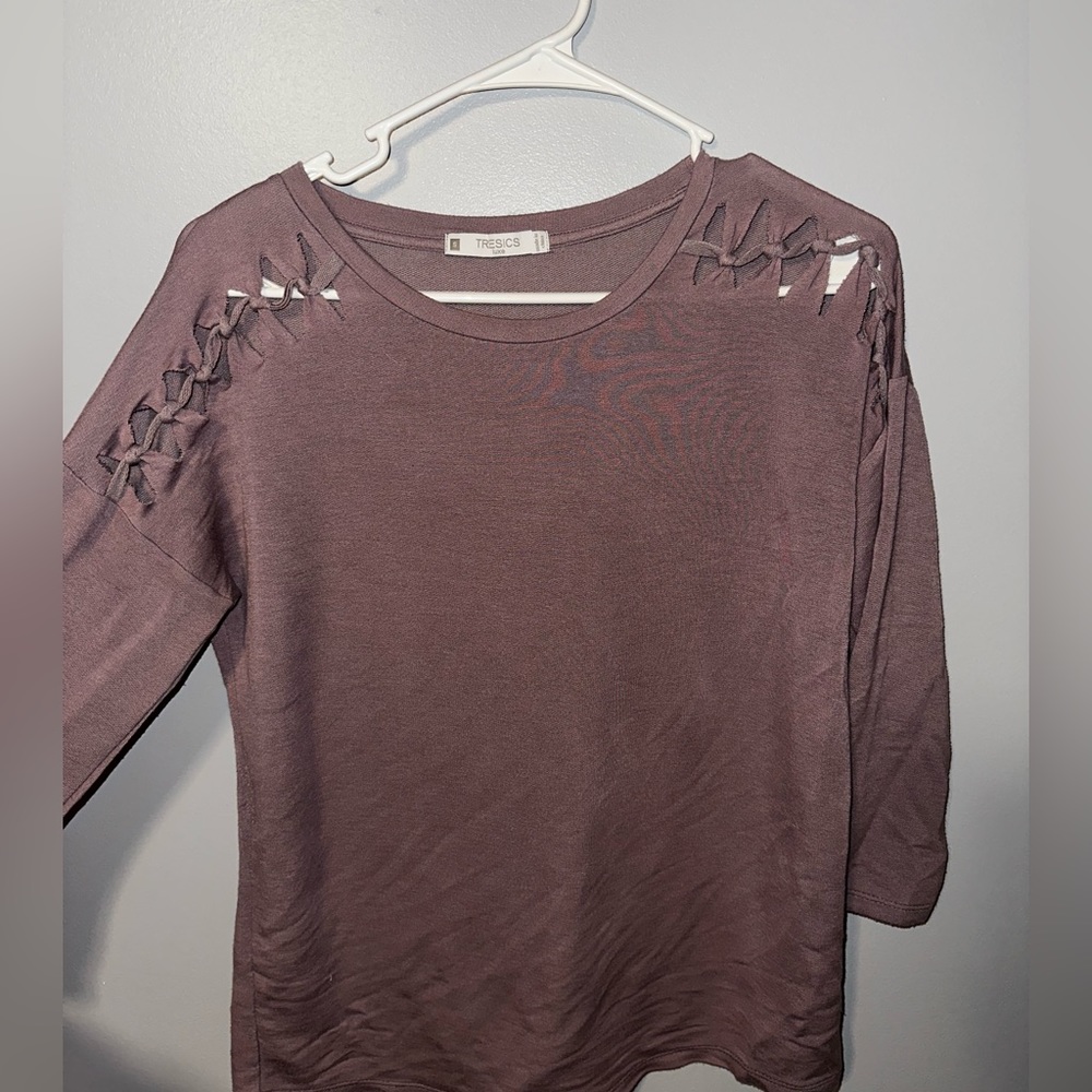 Mauve colored 3/4 sleeve light weight shirt